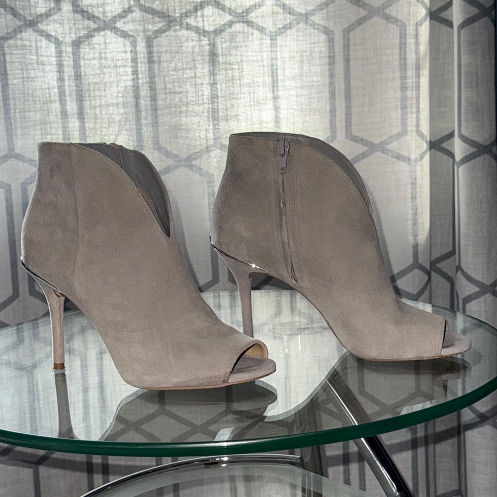Michael Kors Women's Light Grey Peep Toe Boots size 7.5